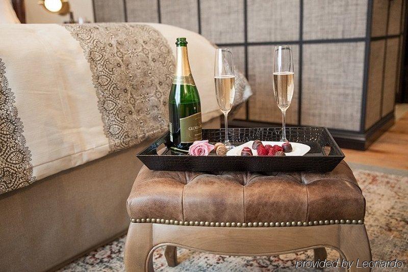 The Charmant Hotel Ла-Кросс Экстерьер фото