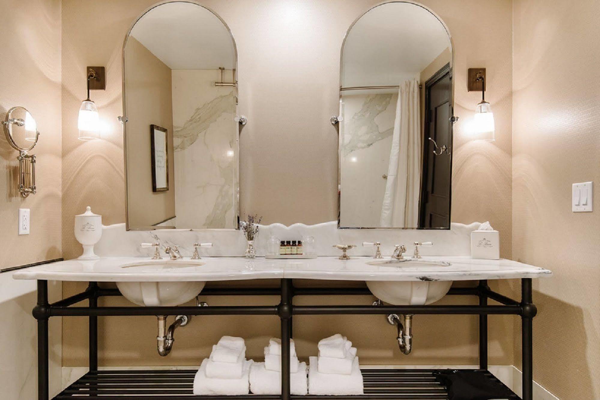 The Charmant Hotel Ла-Кросс Экстерьер фото