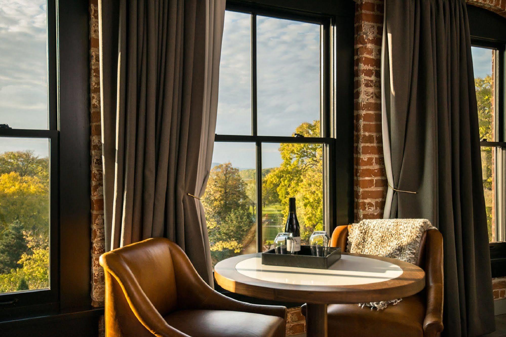 The Charmant Hotel Ла-Кросс Экстерьер фото